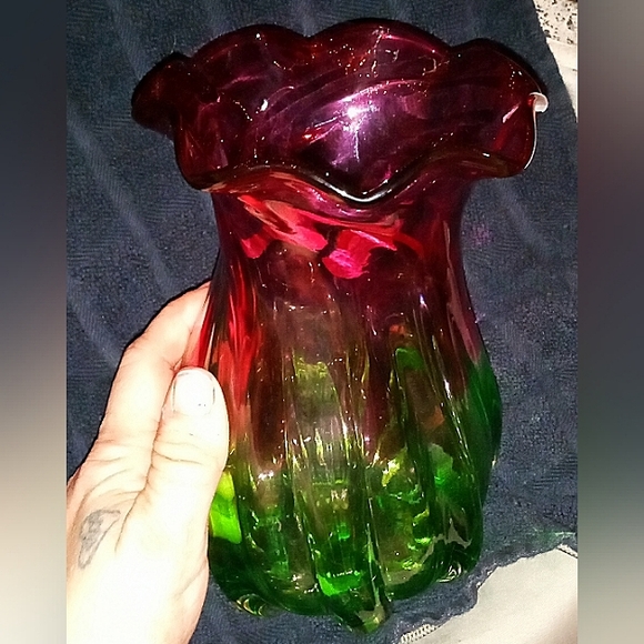 Hand blown glass vase - Picture 3 of 4